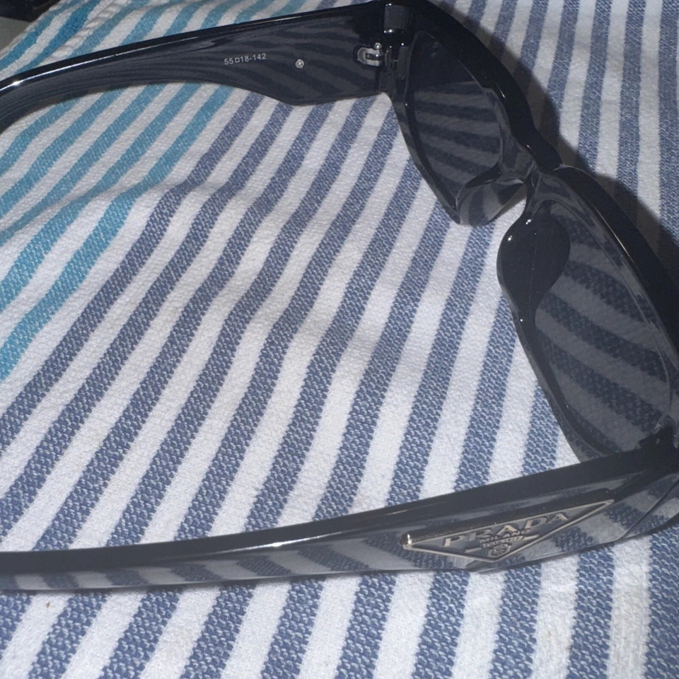 Gafas de sol Prada PR 09ZS 2AU06B rectangulares unisex negras nuevas Foto 4 de 4