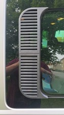 VW T5 T6 L&uuml;ftungsgitter Schiebefenster mit Insektenschutz Links hinten schwarz