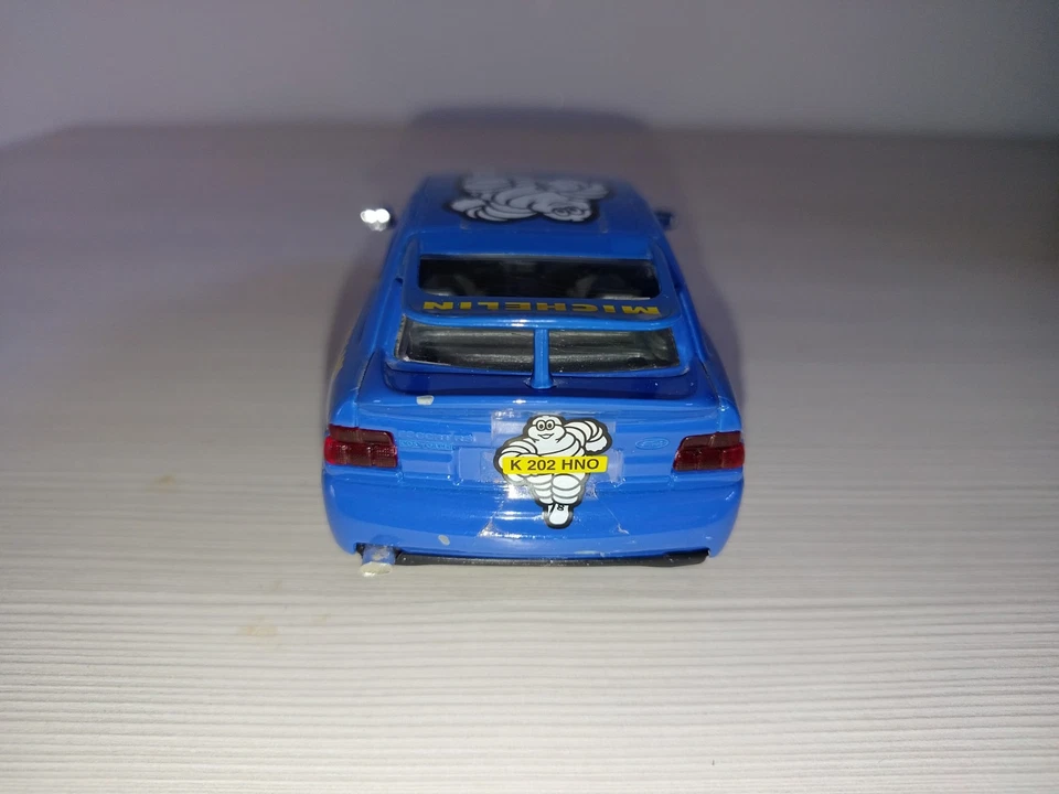 Ford Escort RS Cosworth1/24 Burago Diecast Modellino Auto Bburago Made In Italy - Immagine 4 di 4