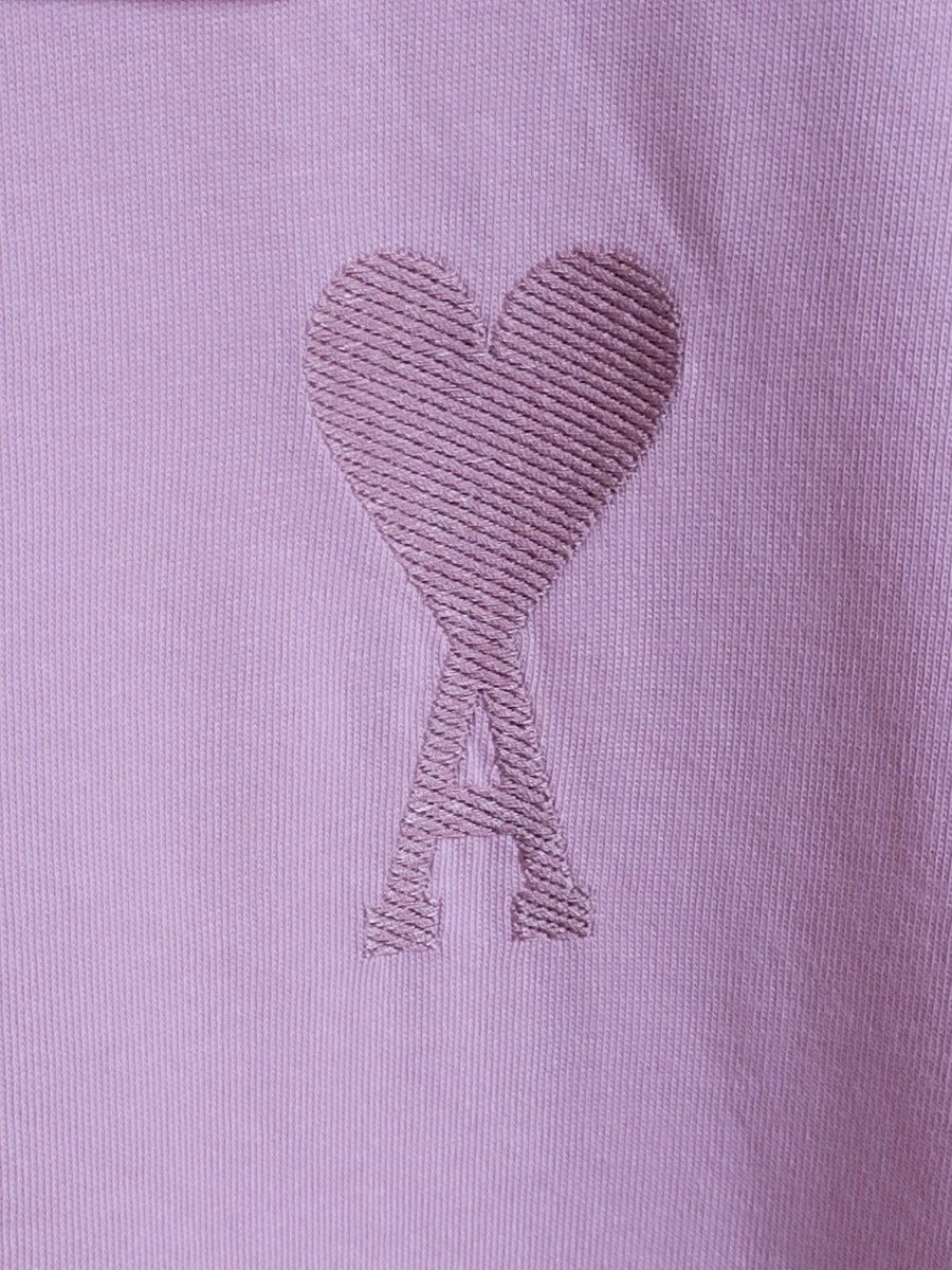 AMI Pink Big Heart Embroidered T-Shirt M E22UTS002 726 AMI Pink Big Heart Embroidered T-Shirt M E22UTS002 726