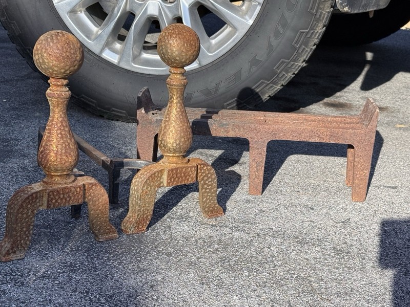 VINTAGE 2 Dog Irons F-50 & SOLID CAST IRON FIREPLACE GRATE 20-1