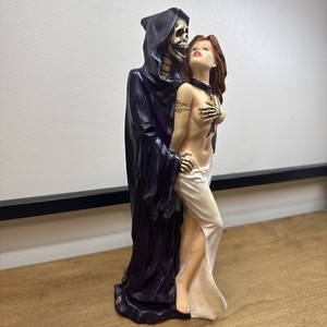 Resin Skull Ghost & Beauty Sexy Statue Craft Figurine