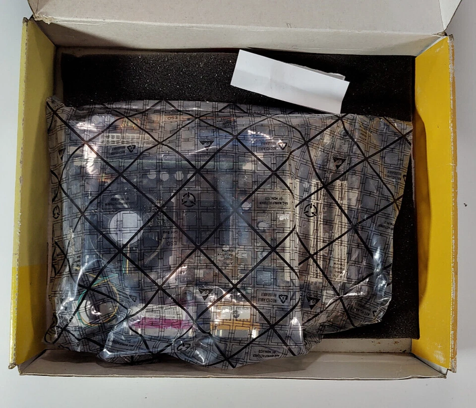 Intel Celeron 1000 Mhz / 256Ram / Mainboard - Image 2 of 4