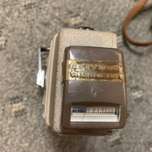 VTG BELL AND HOWELL PROJECTOR MODEL 253 AX WITH 8MM SUNOMETER - Picture 11 of 11