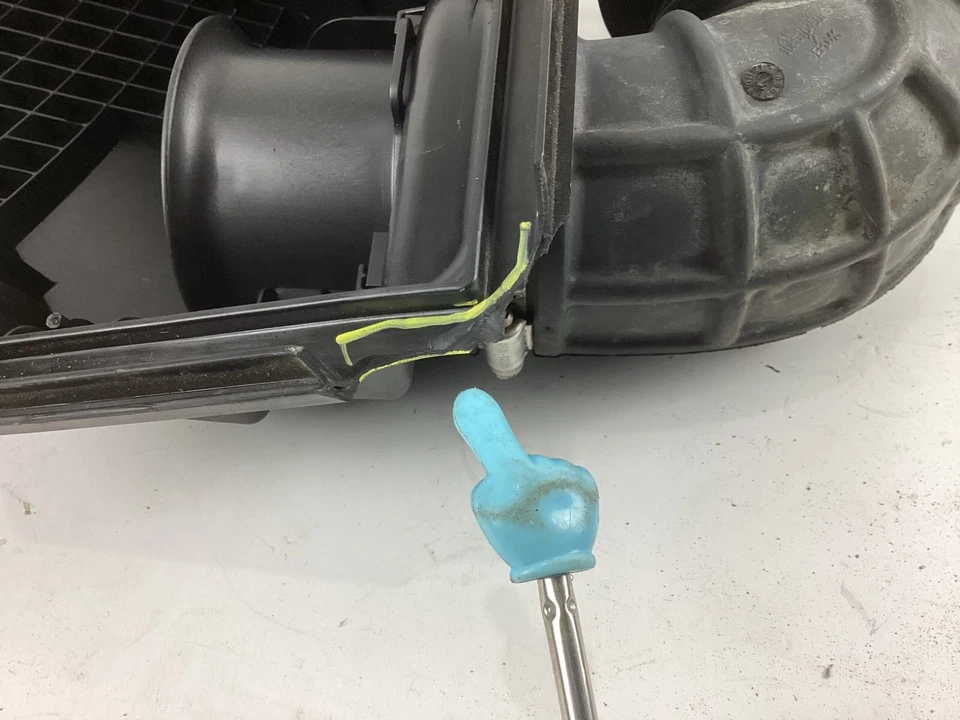 2013-2016 Cadillac ATS limpador de ar caixa de filtro carcaça e mangueira de duto de saída fabricante de equipamento original - Imagem 3 de 4