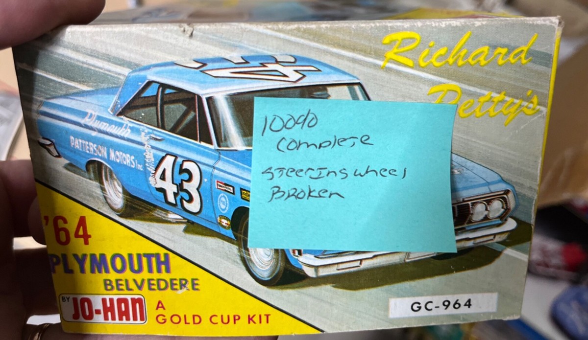 Johan gc-964 #43 Richard Petty 1964 Plymouth Belvedere McM 1