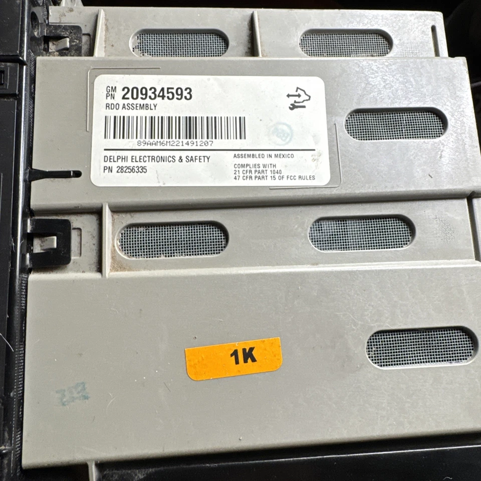 ✅ Chevrolet GMC General Motors радио AM FM CD-система 20934593 - Изображение 4 из 4