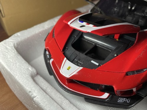 Bburago Signature Series 1:18 Die Cast Ferrari FXX Evo Red Diecast Race Car - Picture 9 of 10