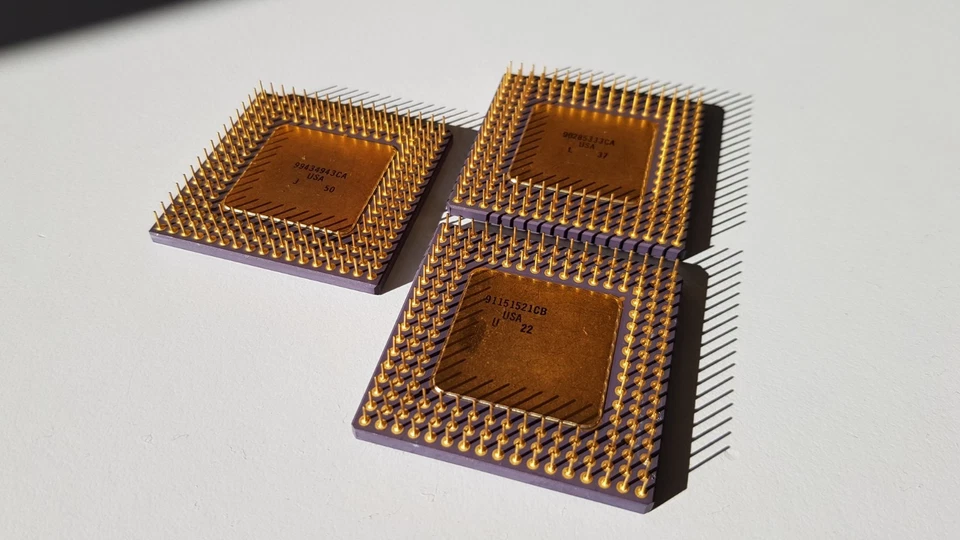 3 Intel i486 A80486DX-25 &-33 sehr schöne Sammler CPUs mit sehr hohem Goldgehalt - Bild 2 von 4
