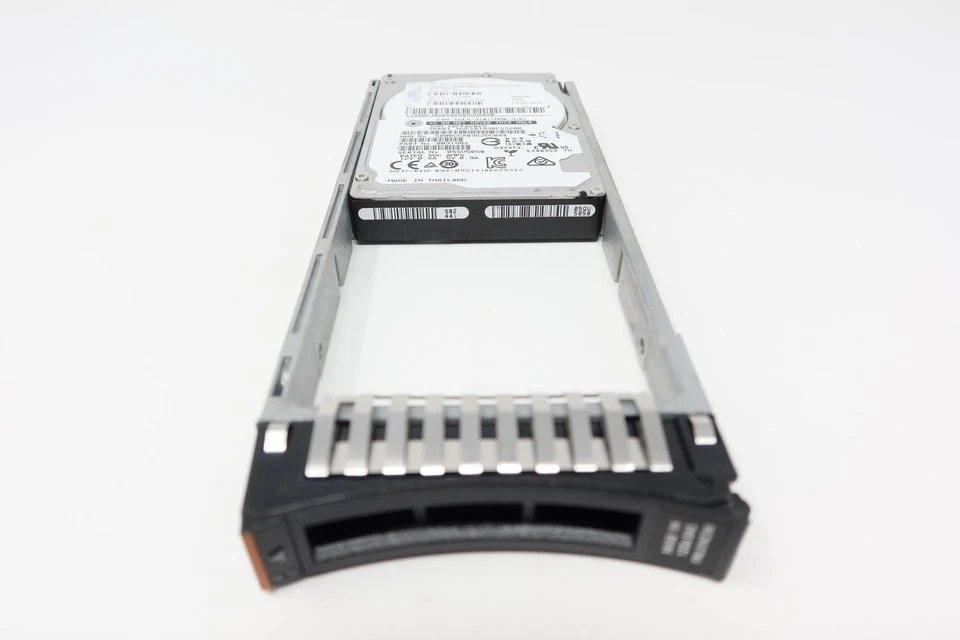 01AC596 01EJ019 IBM V5000 G2 900GB 10K 12G 2.5" SAS Hard Drive - Image 2 of 3