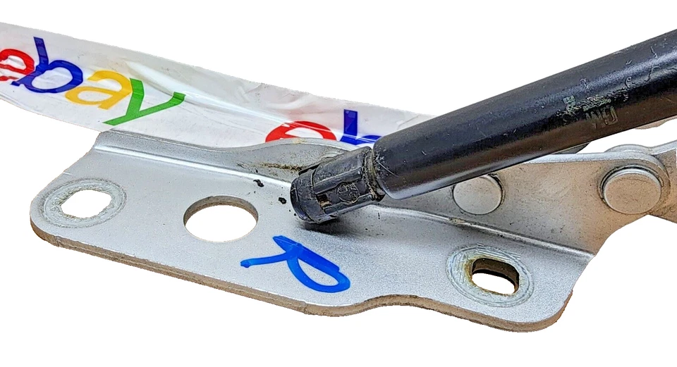 Chevrolet Malibu 2008-2012 bisagra de maletero lado derecho del pasajero 15825420 OEM Foto 2 de 4