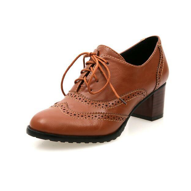 靴 MARGARET HOWELL BROGUED PUMPS Margaret Howell Brogued Pump Medallion Strap Shoes Brown