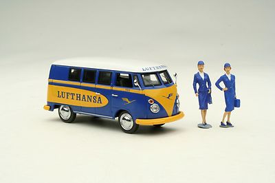 Schuco | 1:43 | VW T1 Lufthansa Crew Bus + 2 Figurines | # SHU03186