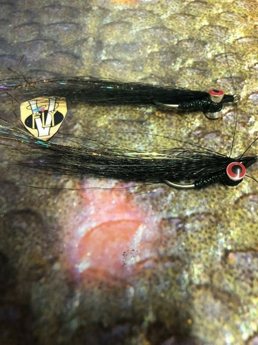 2 V Fly Size 2/0 HDD Ultimate Black Deep Water Express Preadator Saltwater Flies - Picture 2 of 3