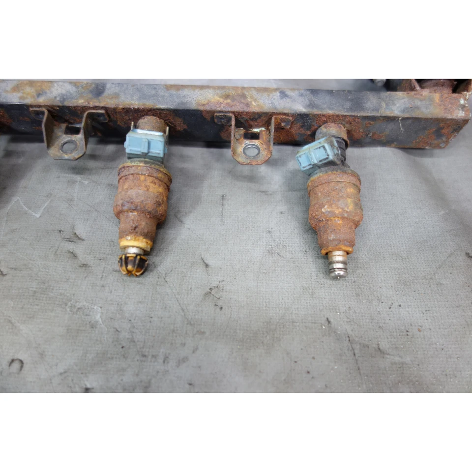 Riel de suministro de combustible BMW E30 325i 325is 325ix con inyectores que faltan puntas 1987-1991 Foto 4 de 4