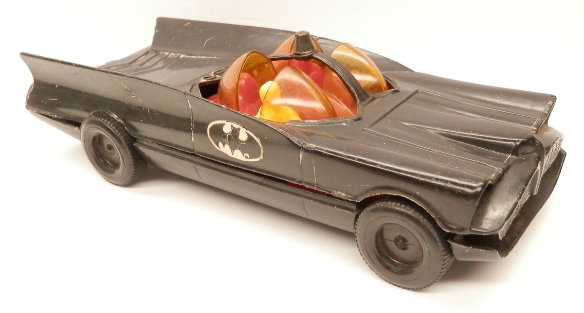 バットマンカー Amazon.com: DC Comics Batman, Official Batmobile Tumbler RC