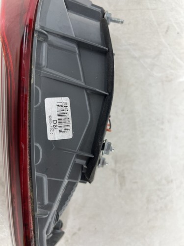 Halogen Inner Tail Light Left Driver Side for 2017-2018 Hyundai Elantra Assembly - Picture 9 of 10