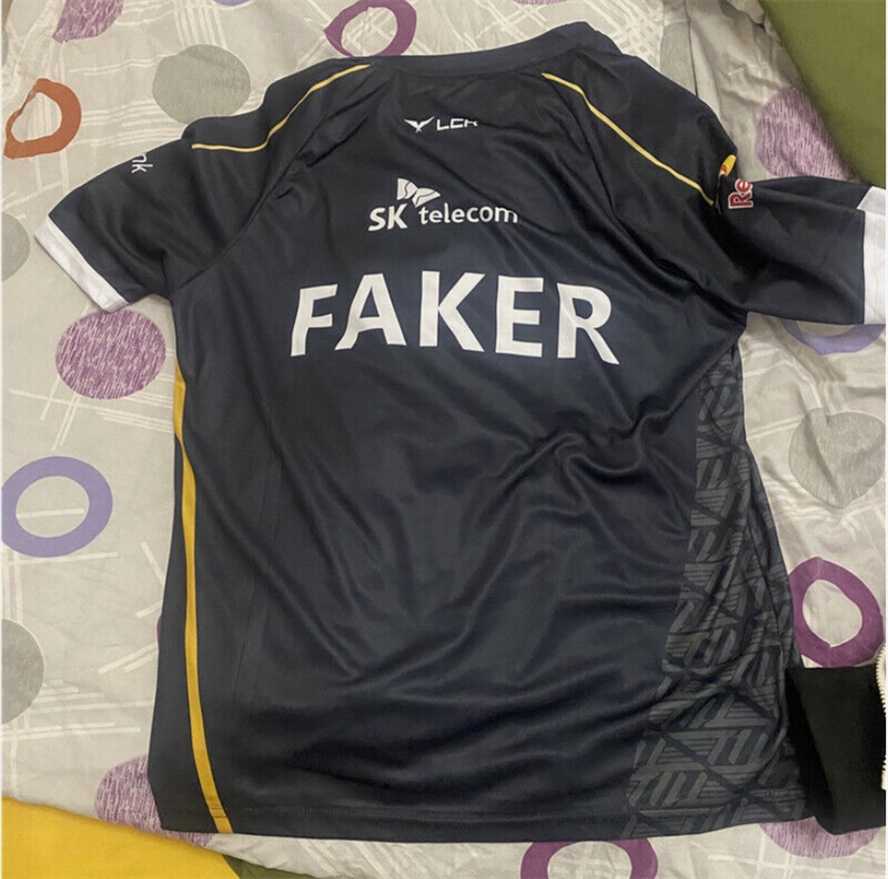T1ユニフォーム　fakerのネーム付き T1ユニフォーム fakerのネーム付き - メルカリ