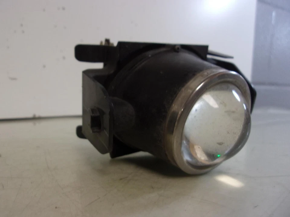 2006 - 2019 Ford  / Lincoln / Mercury Rh = Lh Fog Light 7h6z-15200-aa OEM - Image 2 of 4