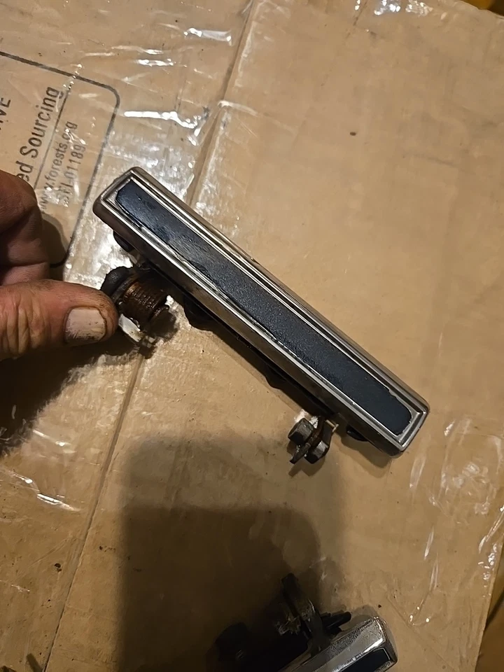 Olds Cutlass Supreme Salon Calais 442 1981-88 diestro+derecho manijas de puerta exteriores carrocería G Foto 2 de 4