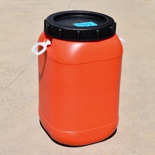 8 GALLON STORAGE CONTAINER Barrel Drum Heavy Orange Plastic Screw Top Handles 72