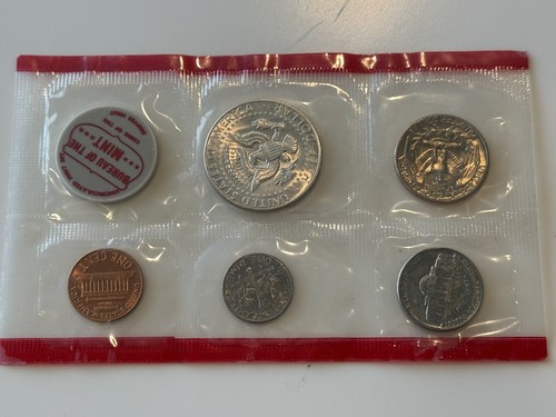 (3) 1969 U.S. P + D Mint Sets - (30) UNC. Coins w/ 40% SILVER Kennedy - Picture 13 of 15
