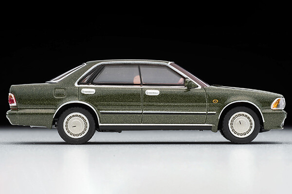 Tomica Limited Vintage NEO LV-N233a Nissan Gloria Gran