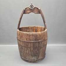 Drewniane wiadro studniowe z żelaznym okuciem 62 cm x 33 cm idealne jako donica
