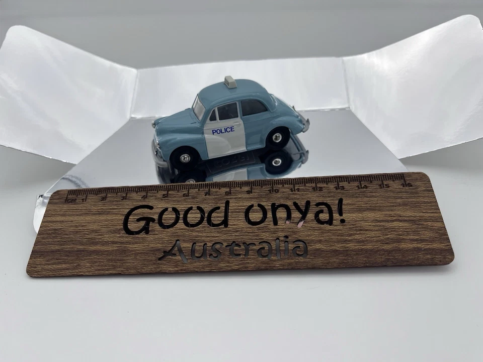 Corgi Classic Cars Morris Minor 1000 Police 1:43 Scale 1988 Made In England - Image 2 of 4