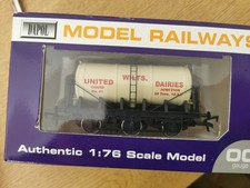 DAPOL Wilts United Dairies Tanker No 21 - LIMITED EDITION 131 Made. OO gauge