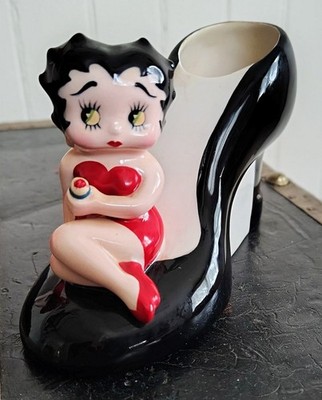 Vintage Vandor 1995 Betty Boop On the Shoe Ceramic Figurine Holder 4'' x 6''