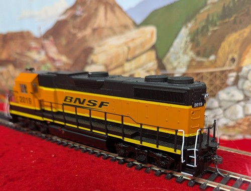 MTH HO BNSF GP38-2 DIESEL LOCOMOTIVE DCC 85-2018-0 - Picture 6 of 7