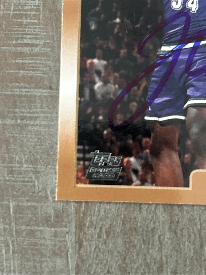 1998-99 Topps #200 Robert Traylor Milwaukee Bucks autografiado firmado radiocontrol Michigan Foto 3 de 4