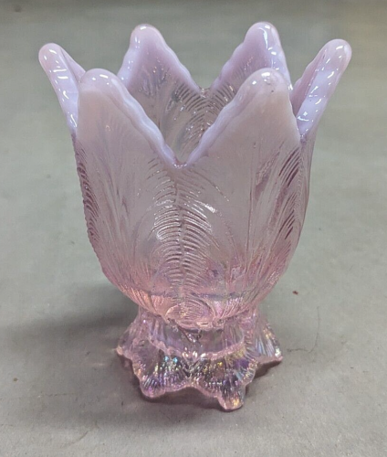 VTG* Fenton Art Glass* Pink Tulip/ cabbage* 4.5" 2-Way Candle Holder* Opalescent - Afbeelding 1 van 6
