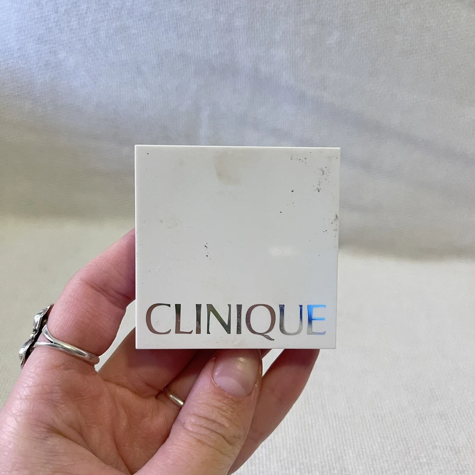 Clinique Colour Eye Shadow Duo 14 Strawberry Fudge 15 Smoldering Plum Blush - Image 3 of 3