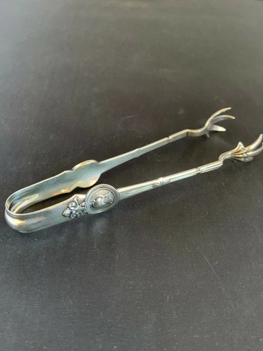 Medallion by Gorham Sterling Silver Sugar or Ice Tongs  5 5/8"   1.1 T oz.
