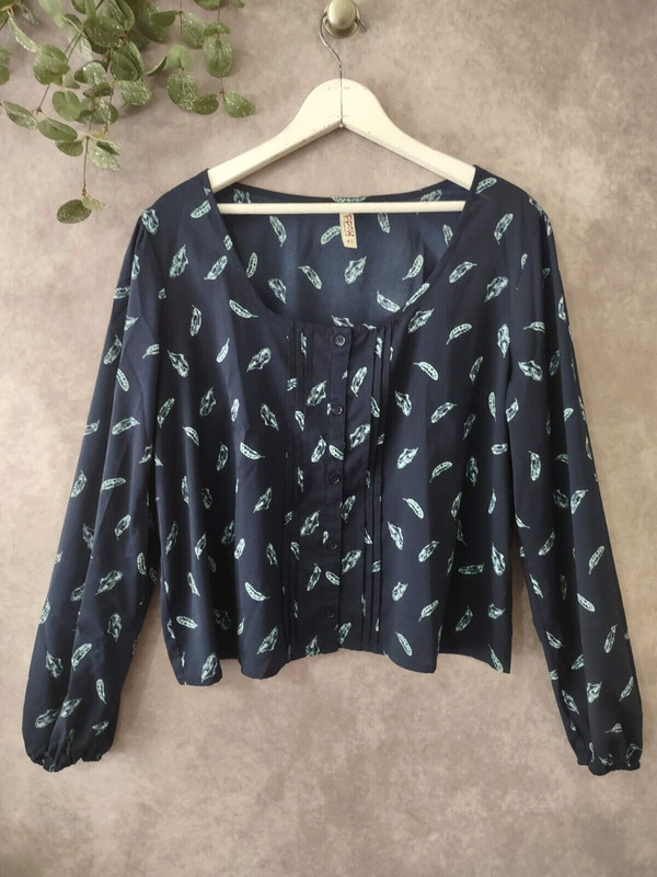 Mudd Womens Top Extra Large Blue Floral Long Sleeve Career Button Flowy Ladies Mudd Womens Top Extra Large Blue Floral Long Sleeve Career Button Flowy Ladies
