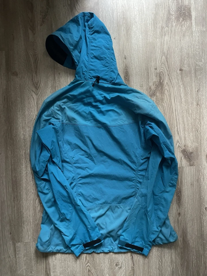 Arc’teryx Hoody Women’s Lightweight Jacket Size L - Image 2 of 4