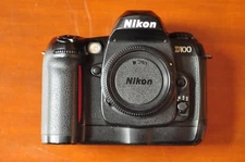 Nikon D100 Digital SLR Camera Body Black, Vintage, Fully Tested & Working NICE +