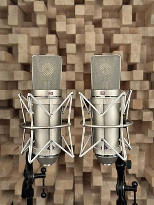 Neumann U87 (ビンテージ) クローン Vintage Neumann U 87 Condenser Microphone Stereo Pair. Close SN