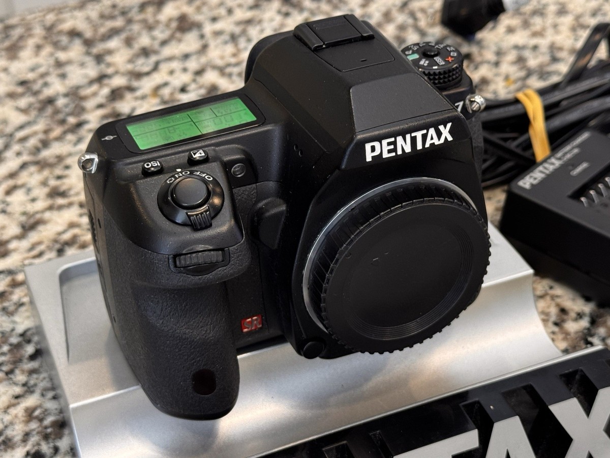 Pentax K-7 14.6 MP Digital SLR Camera Body Low Shutter Count - USA