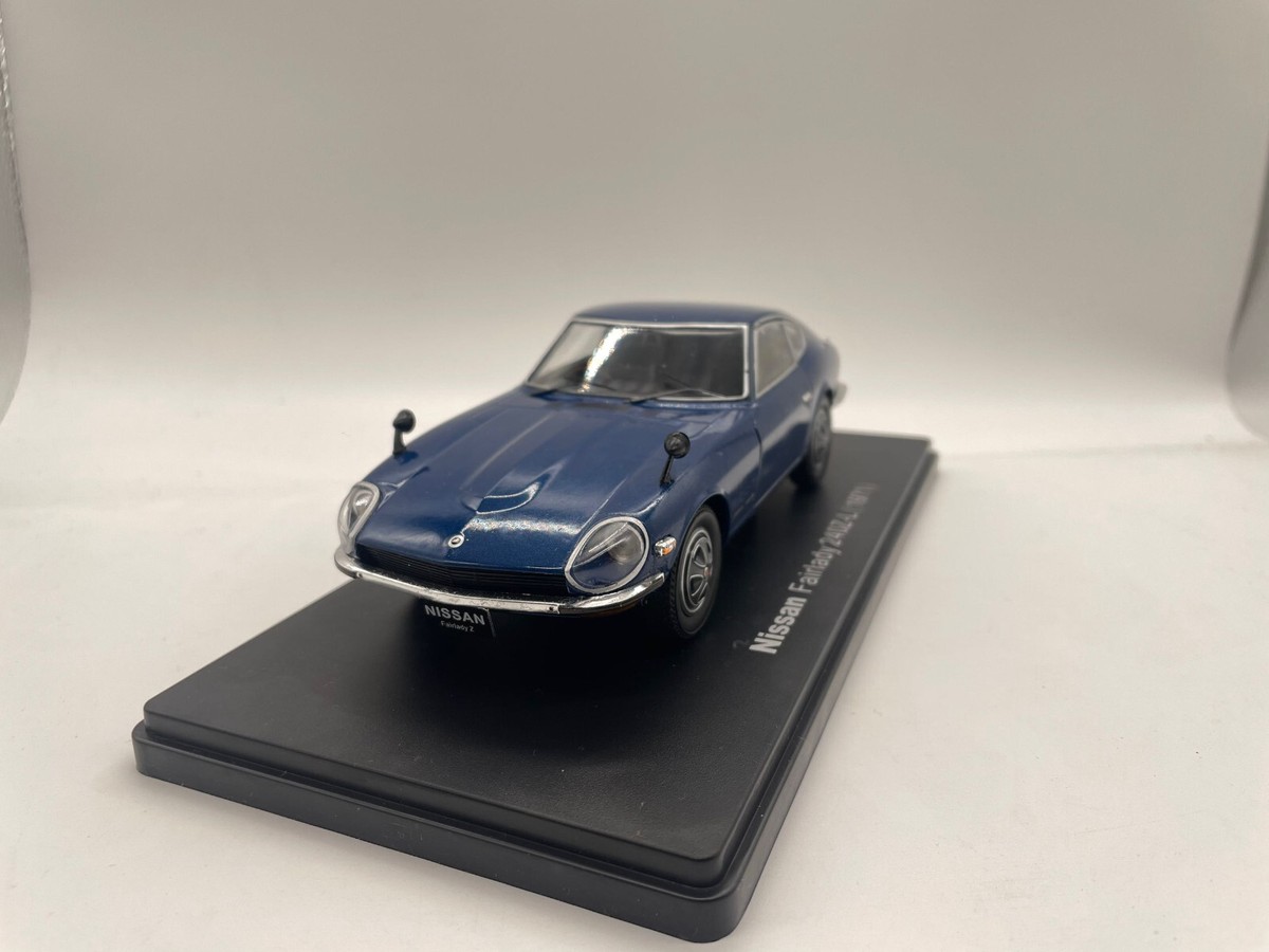 Nissan Fairlady 240Z-L 1971 2 Open Door 1:24 Scale DieCast Model