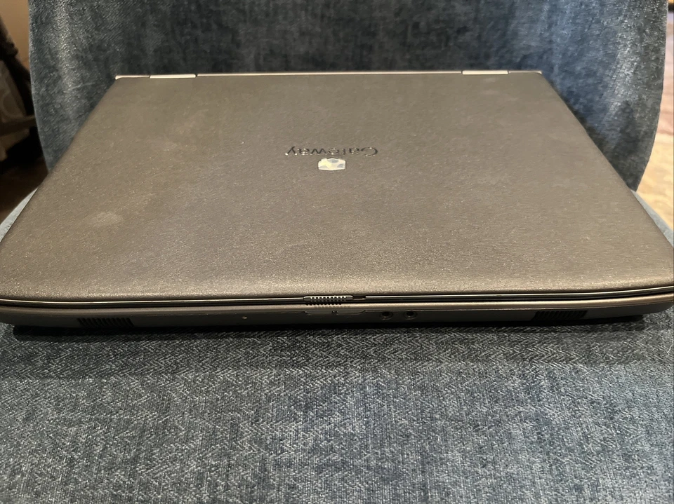 Portátil Gateway MT6458 AMD Turion 64 2,0 GB Ram tiene disco duro y batería Windows 10 Foto 2 de 4