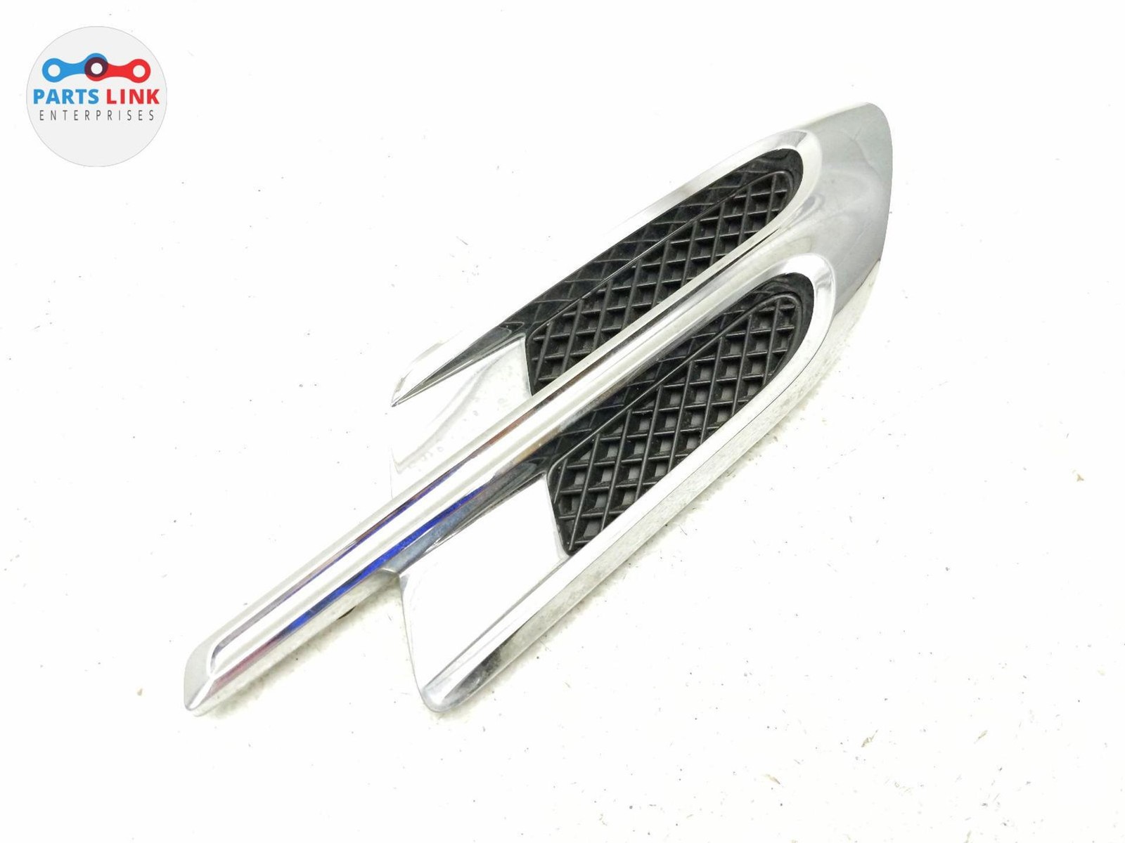 Bentley Bentayga 2016-2020 Front Right Molding Chrome