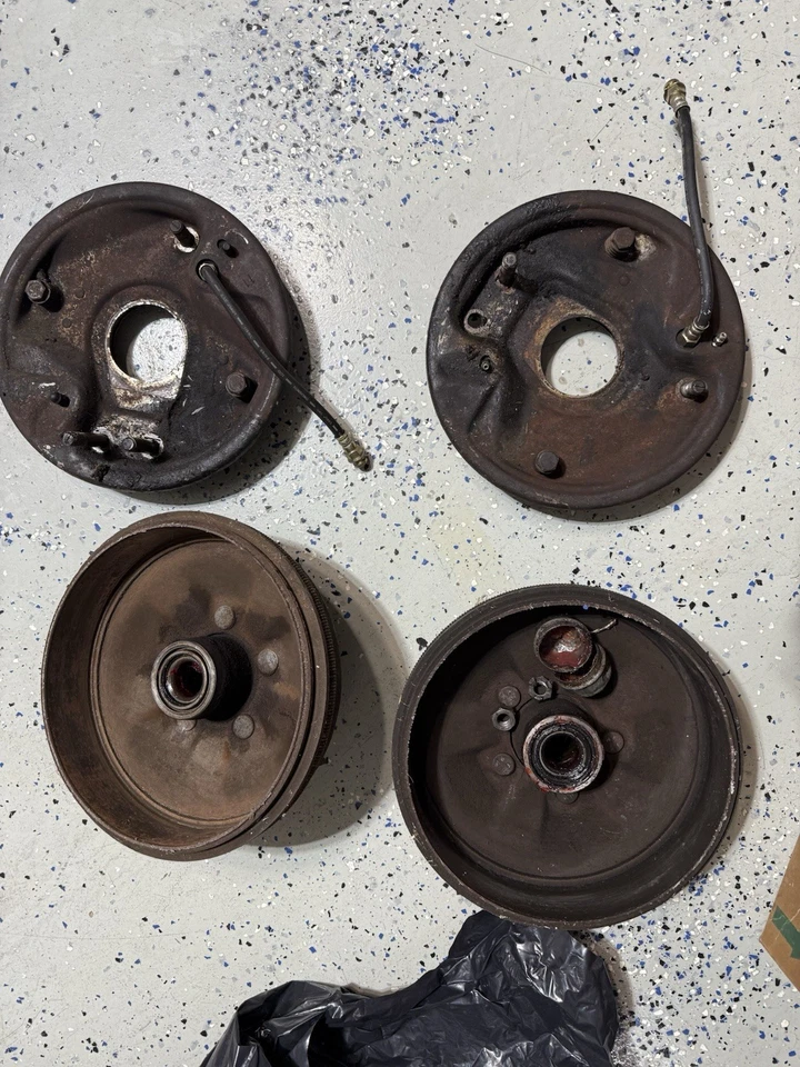 Передний барабанный тормоз 1954 Dodge Royal - Изображение 2 из 3