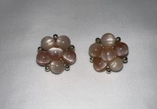 Vtg Pink Moon Glow Cluster Clip Earrings Signed LISNER Gorgeous