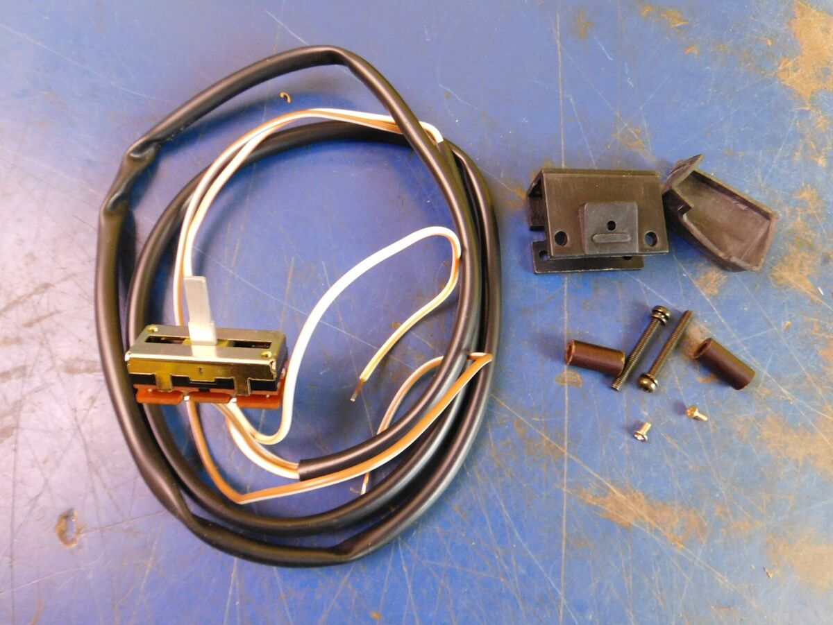 white HANDLEBAR SWITCH HOUSING VOLUME CONTROL SWITCH OEM HARLEY