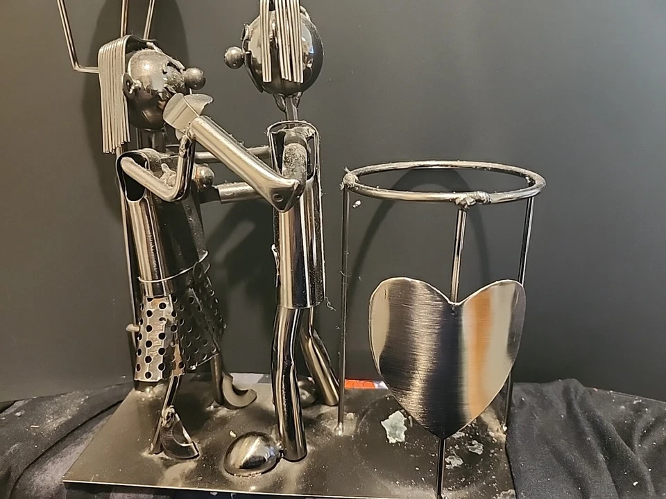 СТРАННОЕ металлическое искусство. Держатель для винных бутылок «Lovers By Lightpost» романтические номера 80-х (436) - Изображение 4 из 4