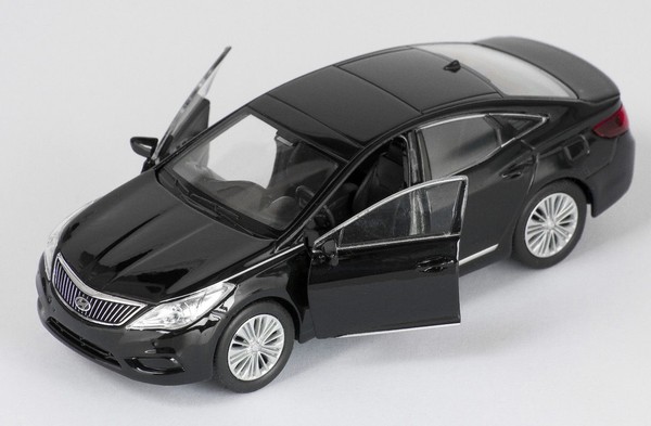 Blitz Versand Hyundai Grandeur Schwarz / Black Welly Modell Auto 1:34 Neu & Ovp-image