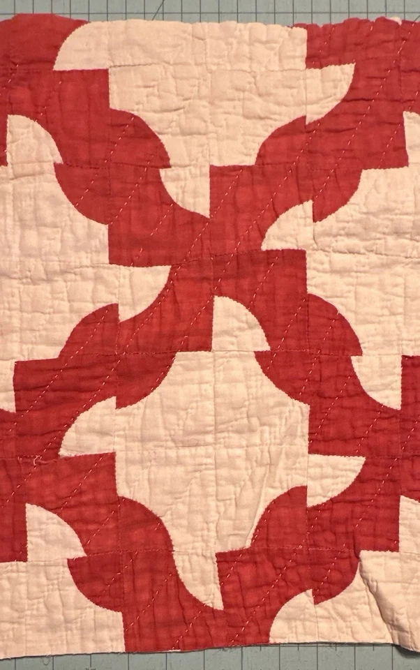 Vintage Cutter Quilt Piece Drunkards Path 16” x 20” Red And Beige #4 - Image 4 of 4